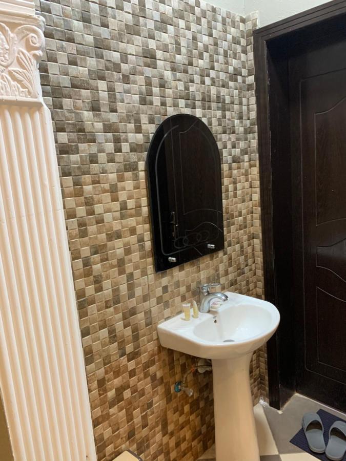 Economic Homes Apartments Янбу Екстериор снимка