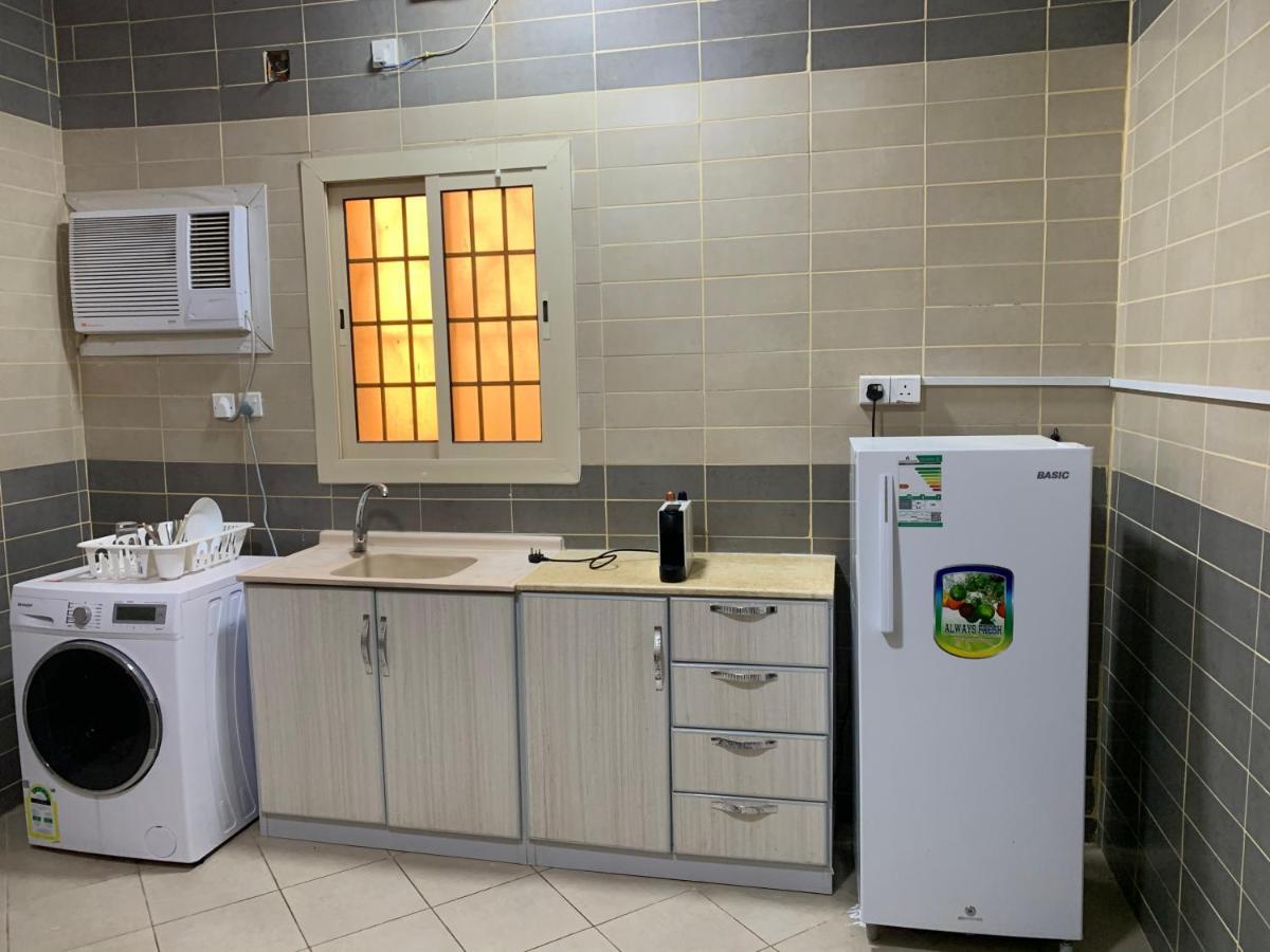 Economic Homes Apartments Янбу Екстериор снимка